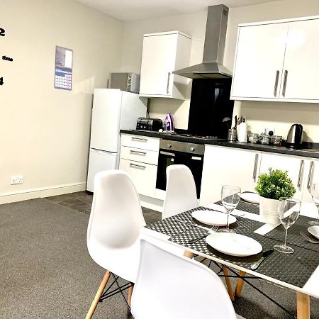 Free, Large Car Park Apartment Wakefield Dış mekan fotoğraf