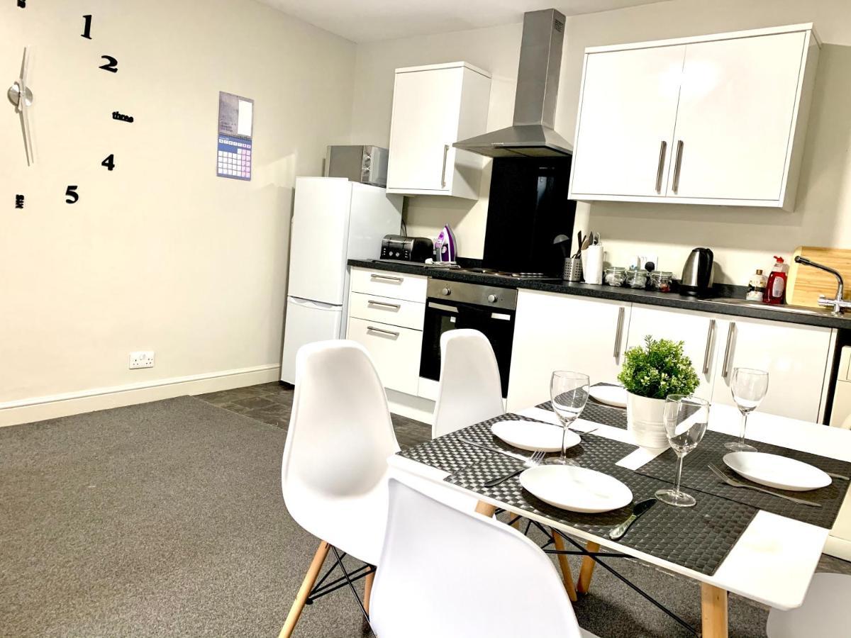 Free, Large Car Park Apartment Wakefield Dış mekan fotoğraf