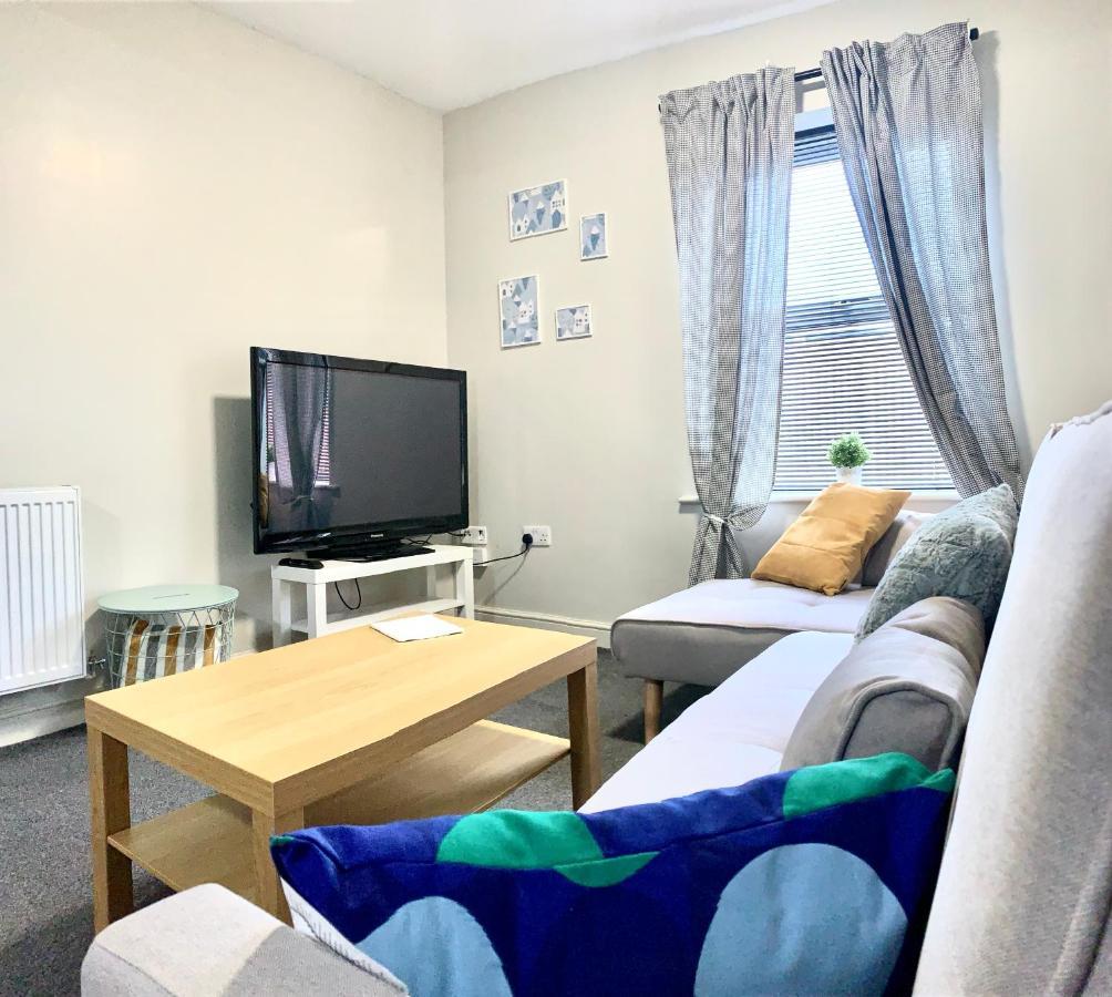 Free, Large Car Park Apartment Wakefield Dış mekan fotoğraf